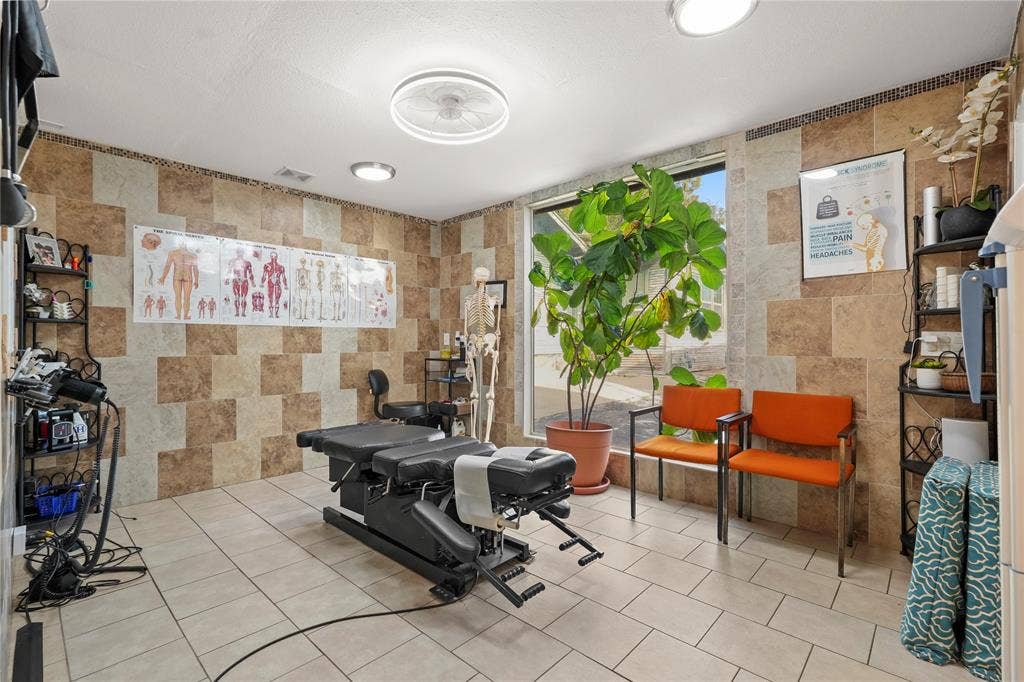 3017 E Lancaster Avenue, Fort Worth, TX 76103