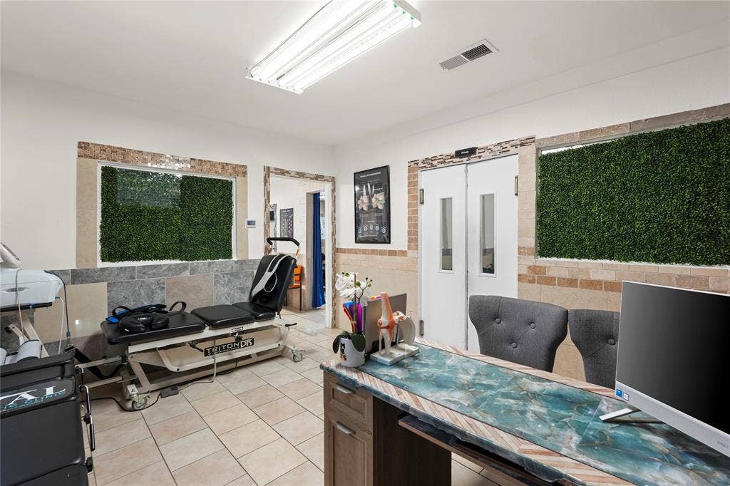 3017 E Lancaster Avenue, Fort Worth, TX 76103