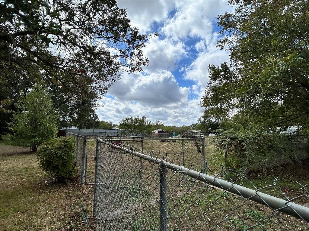 8407 Honeysuckle Lane, Dallas, TX 75241 8407 Honeysuckle Lane, Dallas, TX 75241