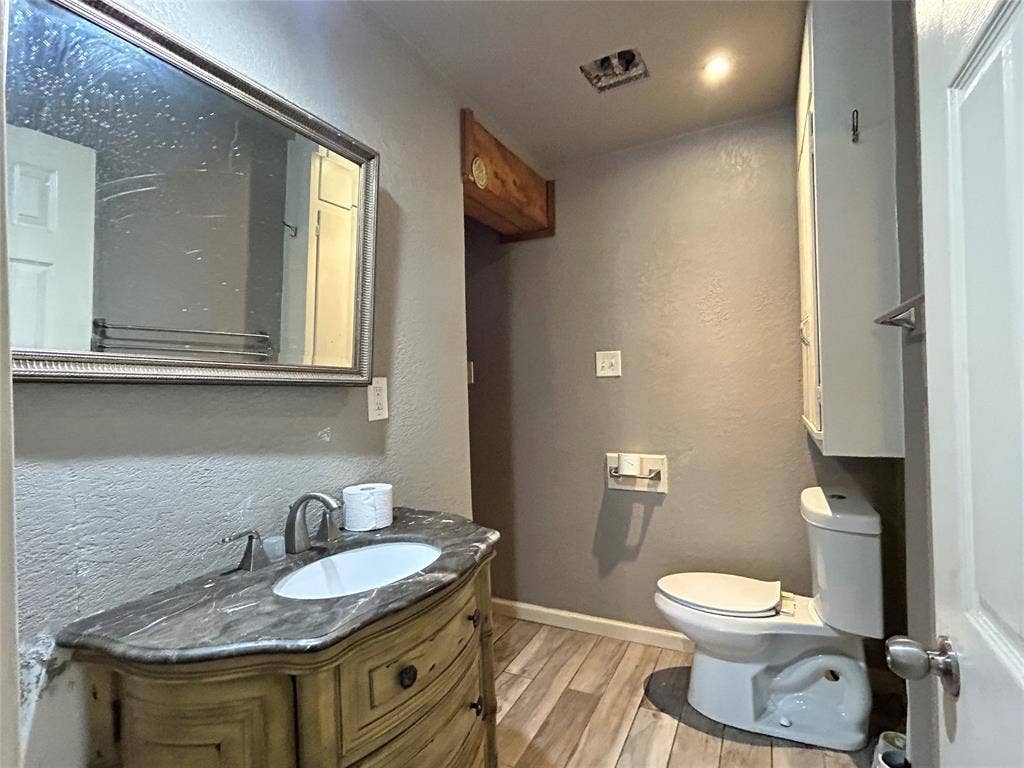8407 Honeysuckle Lane, Dallas, TX 75241 8407 Honeysuckle Lane, Dallas, TX 75241