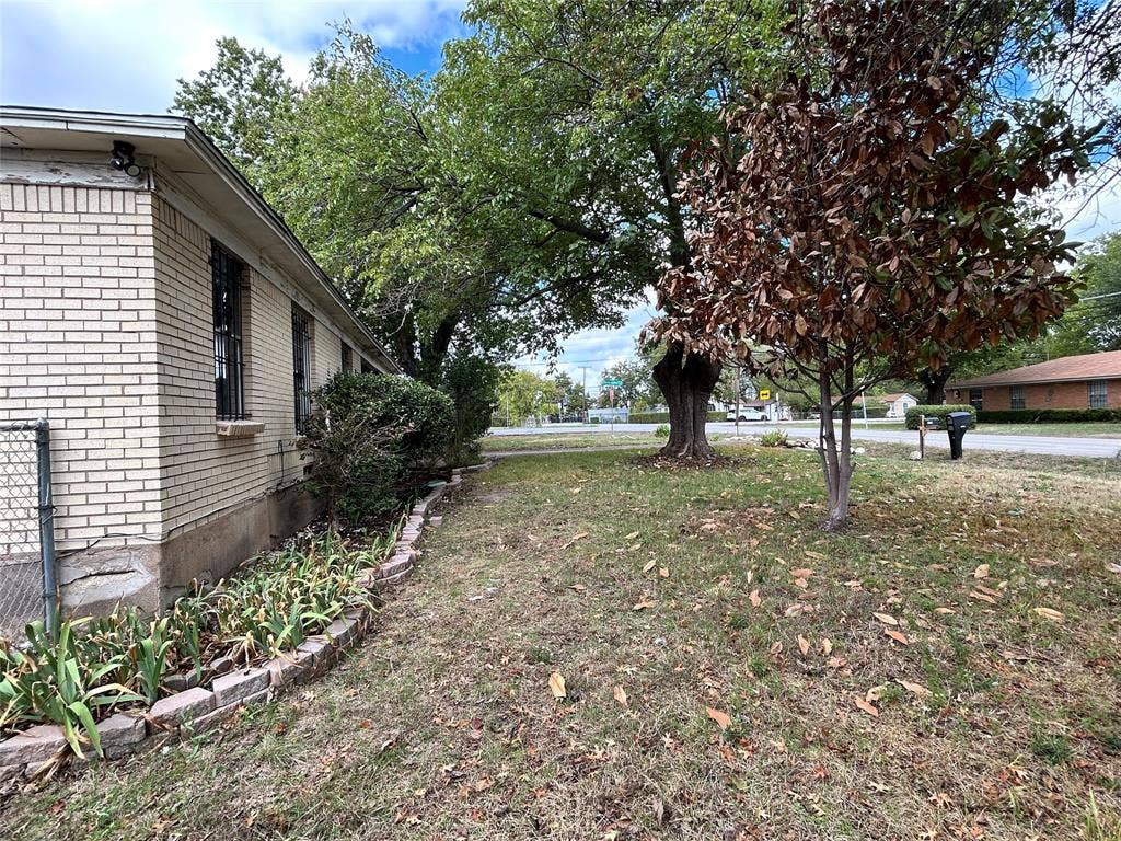 8407 Honeysuckle Lane, Dallas, TX 75241 8407 Honeysuckle Lane, Dallas, TX 75241