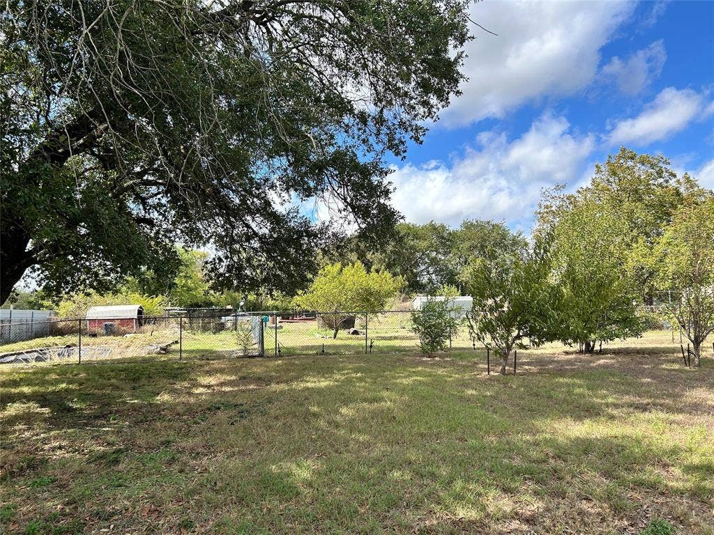 8407 Honeysuckle Lane, Dallas, TX 75241 8407 Honeysuckle Lane, Dallas, TX 75241