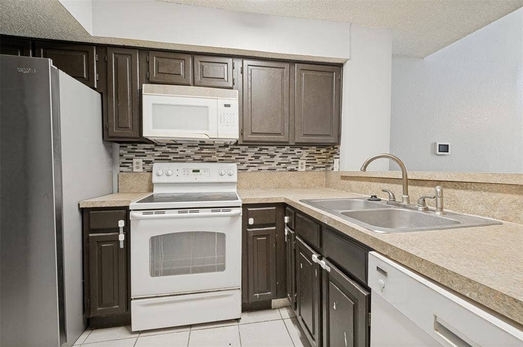 3406 Country Club Drive W, #272, Irving, TX 75038 3406 Country Club Drive W, #272, Irving, TX 75038