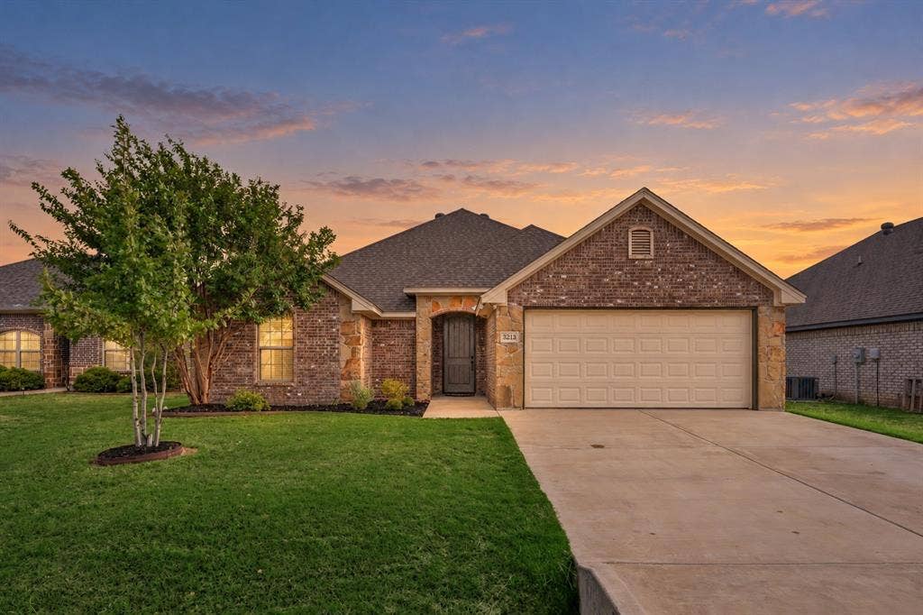 3213 Mccoy Lane, Granbury, TX 76049 3213 Mccoy Lane, Granbury, TX 76049