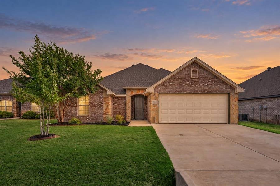 Property photo for 3213 Mccoy Lane, Granbury, TX