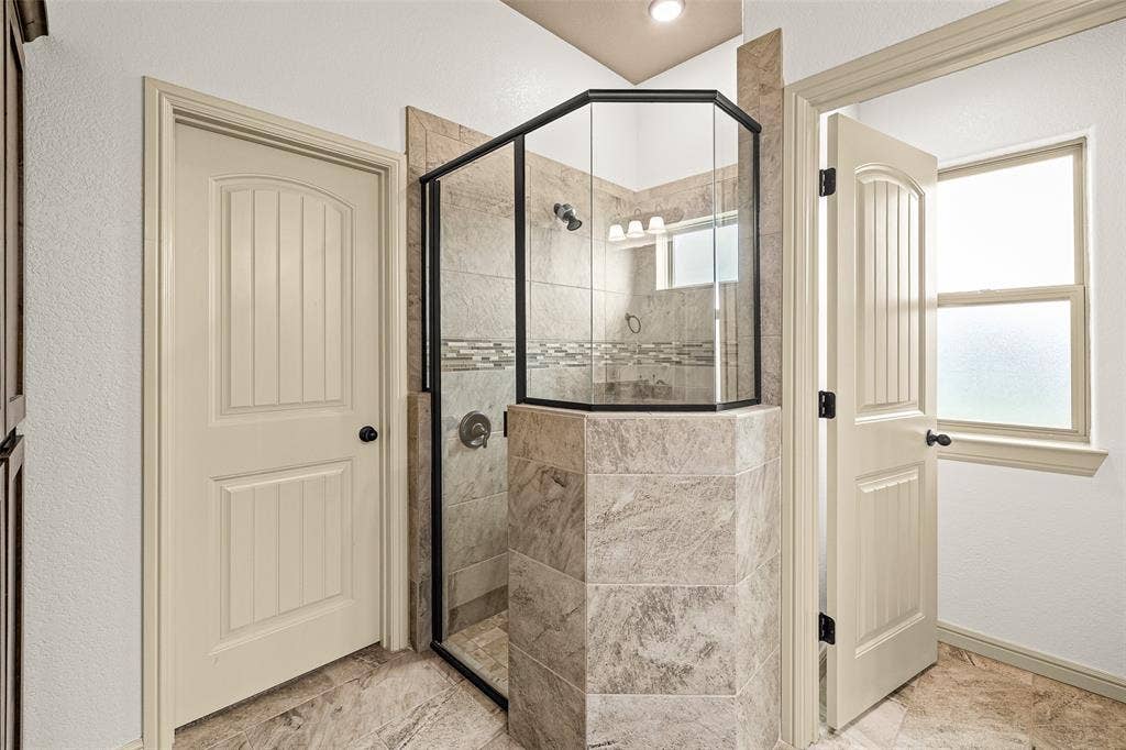 3213 Mccoy Lane, Granbury, TX 76049 3213 Mccoy Lane, Granbury, TX 76049