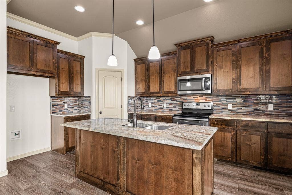3213 Mccoy Lane, Granbury, TX 76049 3213 Mccoy Lane, Granbury, TX 76049