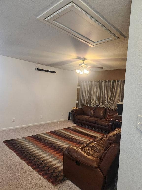 3038 Ivy Hill Lane, Irving, TX 75063 Ceiling-mounted lighting fixture with integrated fan