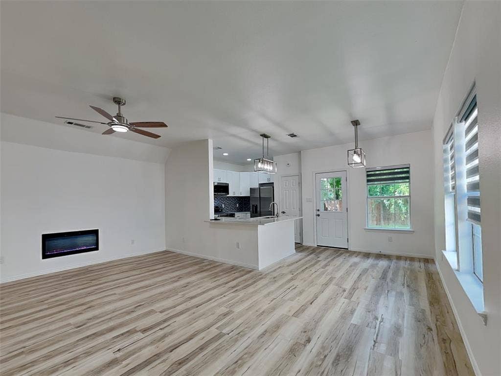 807 Fenet Street, #B, McKinney, TX 75069 807 Fenet Street, #B, McKinney, TX 75069