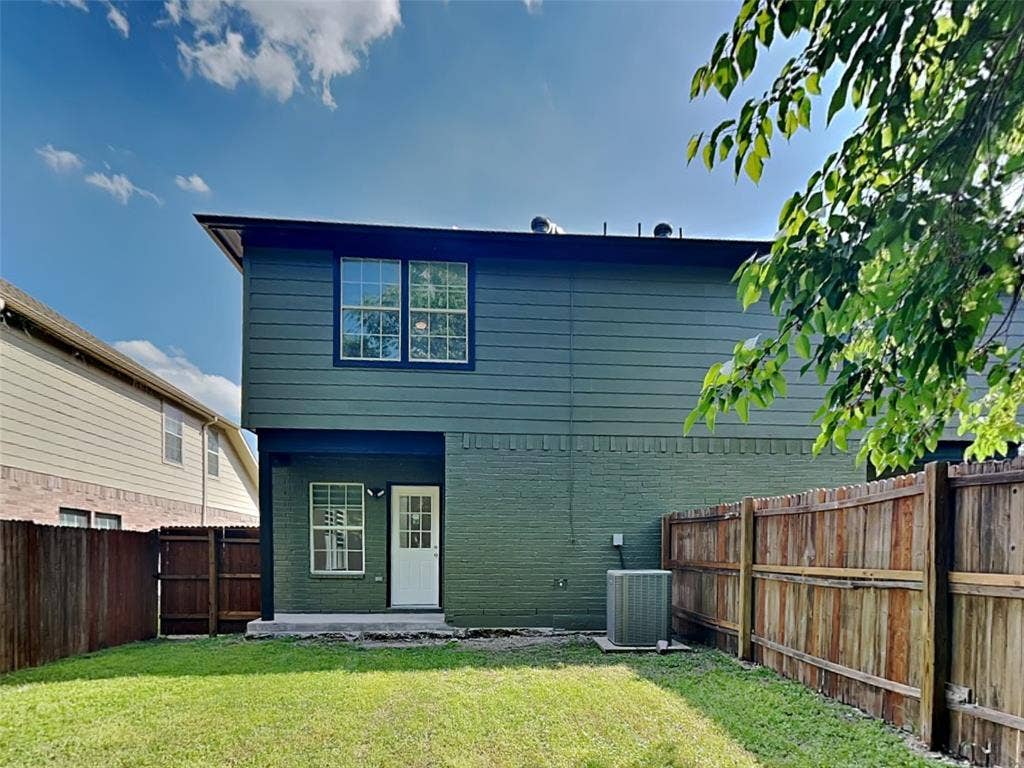 807 Fenet Street, #B, McKinney, TX 75069 807 Fenet Street, #B, McKinney, TX 75069