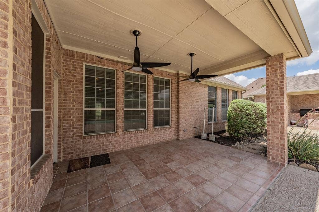 1049 Van Zandt Court, Haslet, TX 76052