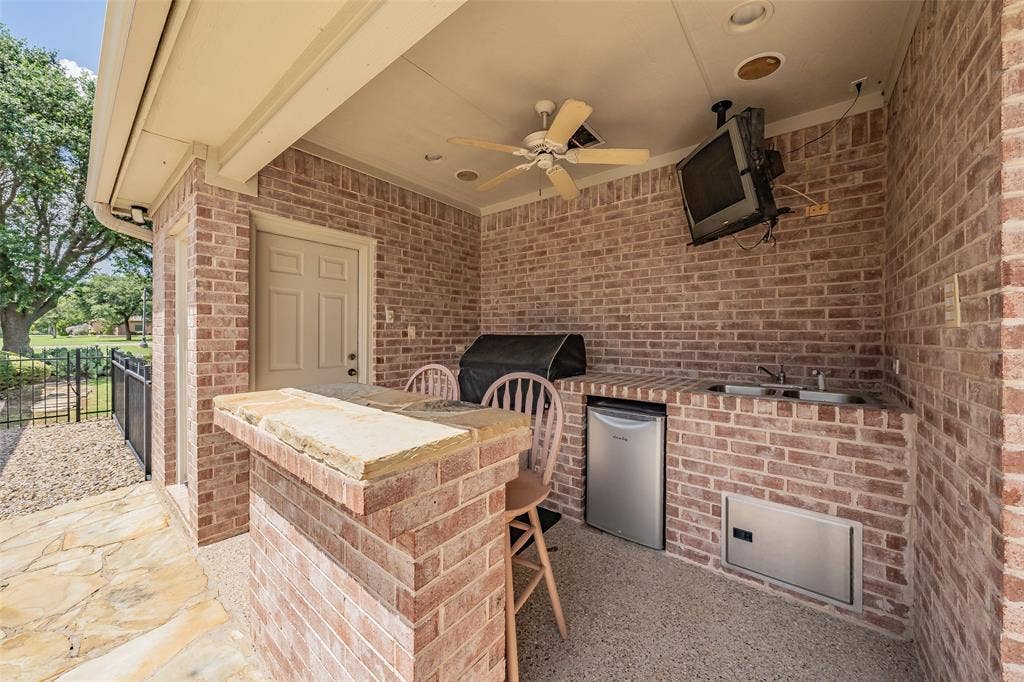 1049 Van Zandt Court, Haslet, TX 76052