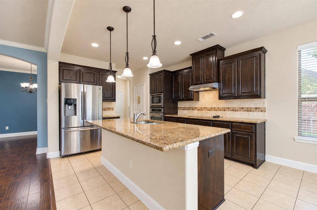 3814 Hyde Park Drive, Midlothian, TX 76065