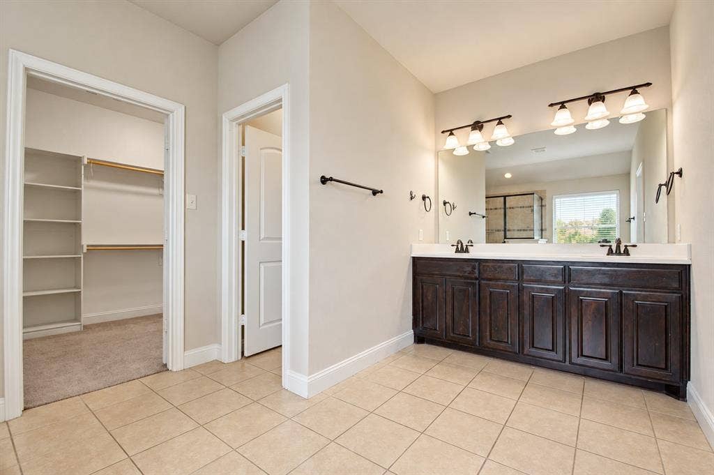 3814 Hyde Park Drive, Midlothian, TX 76065