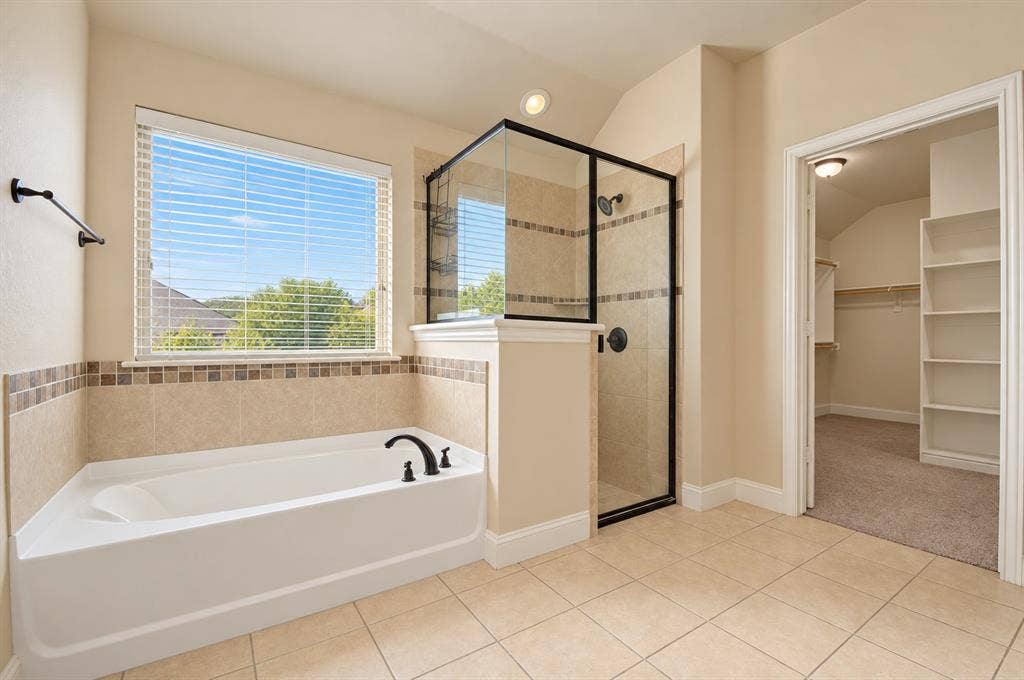3814 Hyde Park Drive, Midlothian, TX 76065