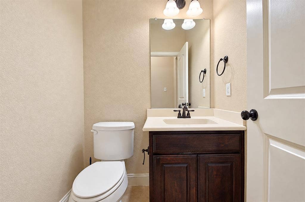 3814 Hyde Park Drive, Midlothian, TX 76065
