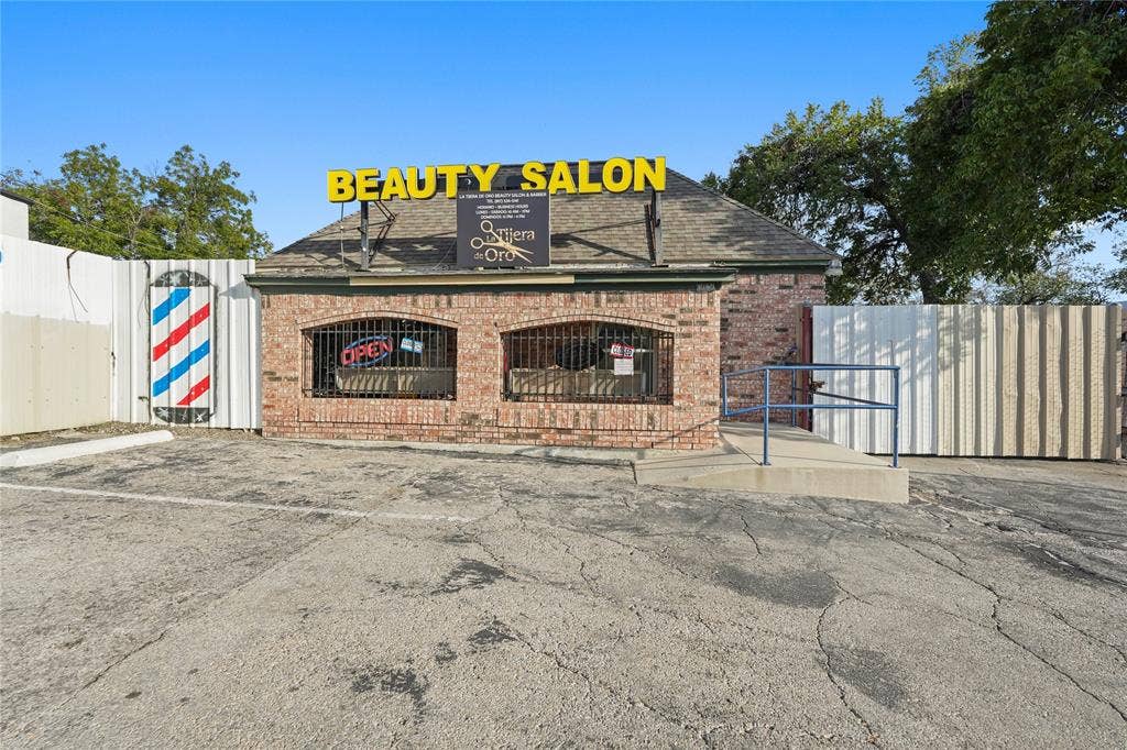 3021 E Lancaster Avenue, Fort Worth, TX 76103