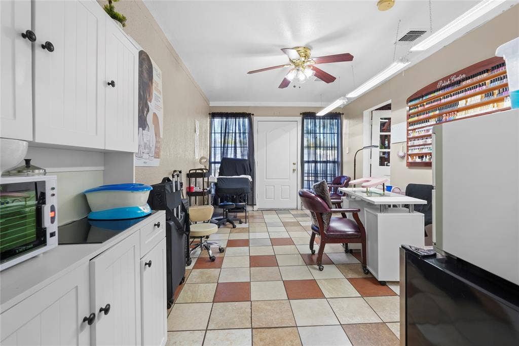 3021 E Lancaster Avenue, Fort Worth, TX 76103