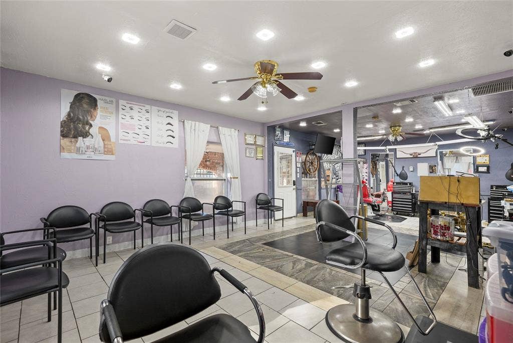 3021 E Lancaster Avenue, Fort Worth, TX 76103