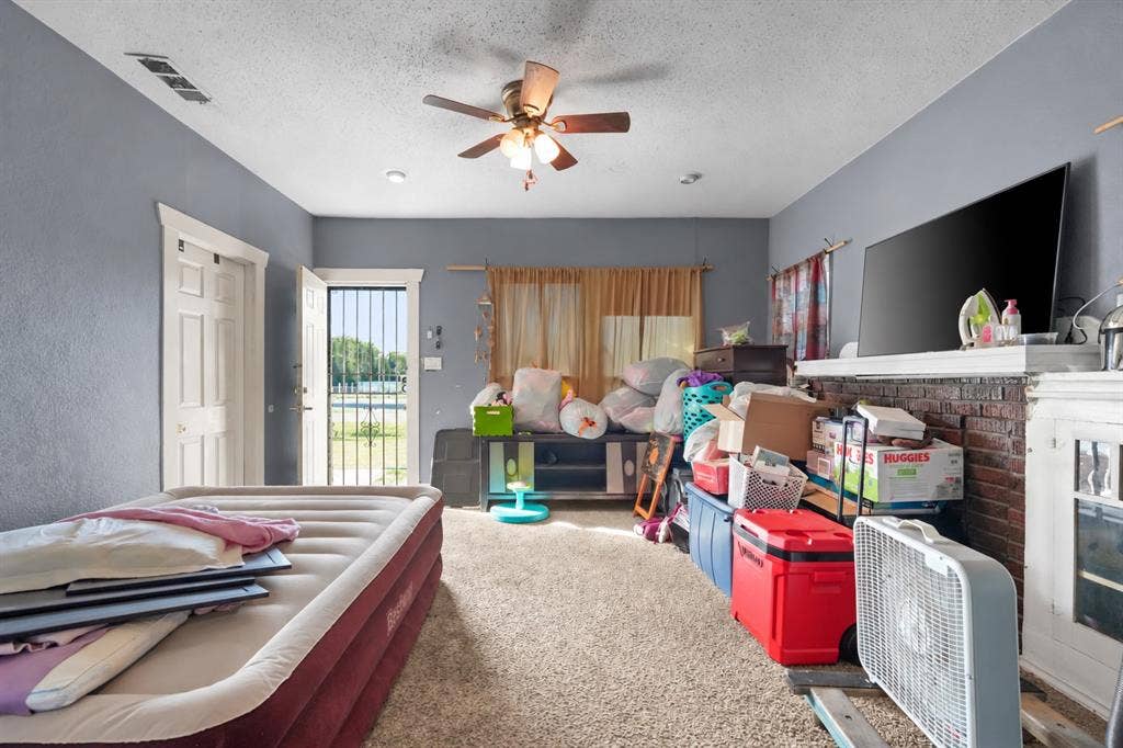 3013 E Lancaster Avenue, Fort Worth, TX 76103