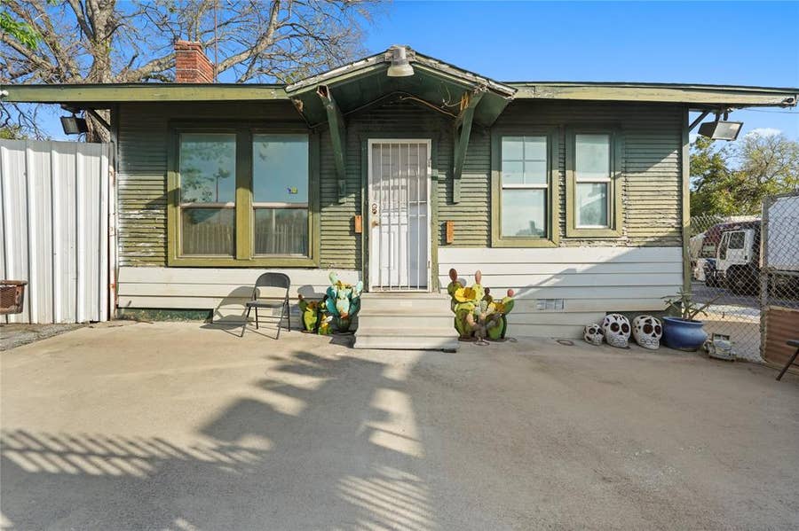 Property photo for 3013 E Lancaster Avenue, Fort Worth, TX