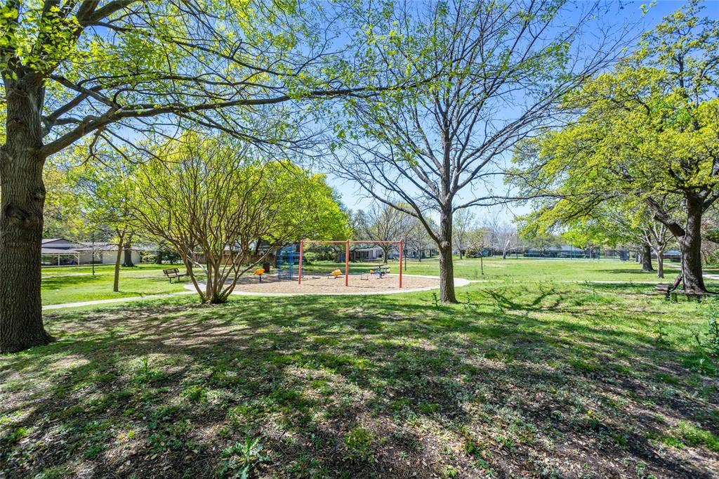 15721 mapleview, Dallas, TX 75248 15721 mapleview, Dallas, TX 75248