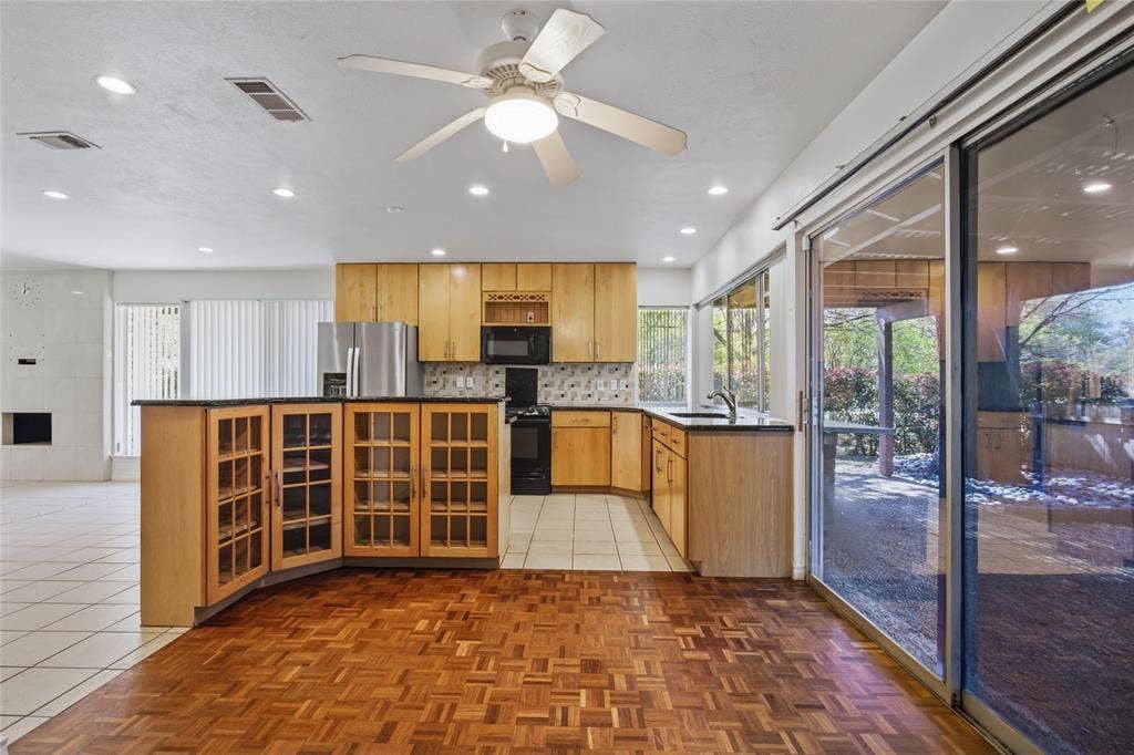 15721 mapleview, Dallas, TX 75248 15721 mapleview, Dallas, TX 75248