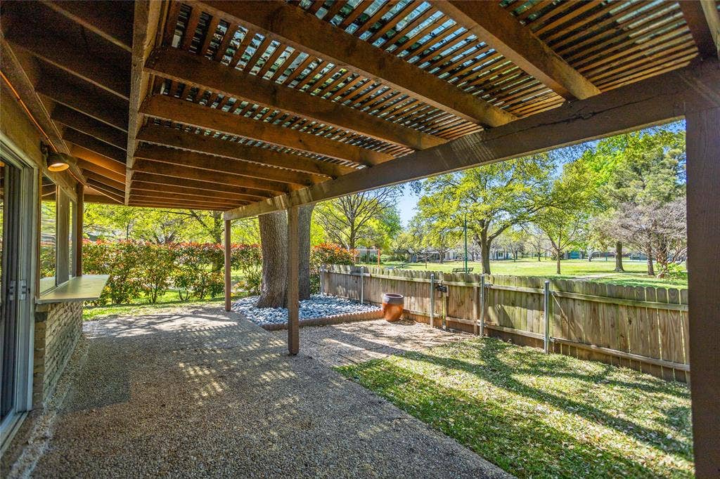 15721 mapleview, Dallas, TX 75248 15721 mapleview, Dallas, TX 75248