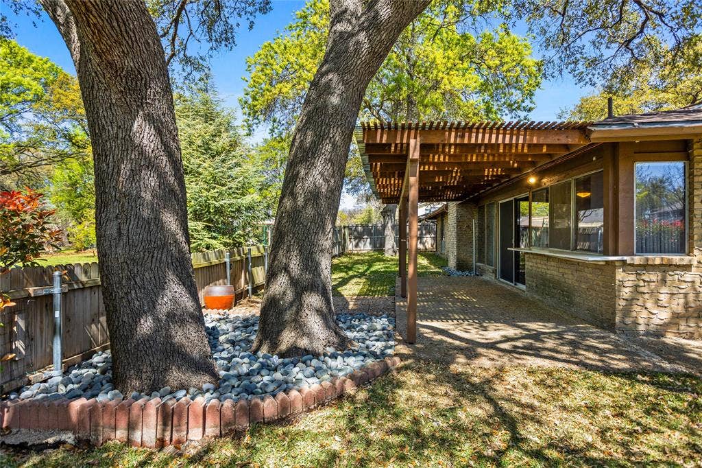 15721 mapleview, Dallas, TX 75248 15721 mapleview, Dallas, TX 75248