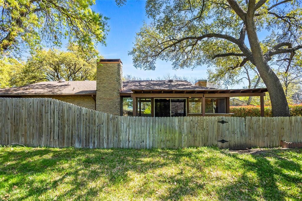 15721 mapleview, Dallas, TX 75248 15721 mapleview, Dallas, TX 75248