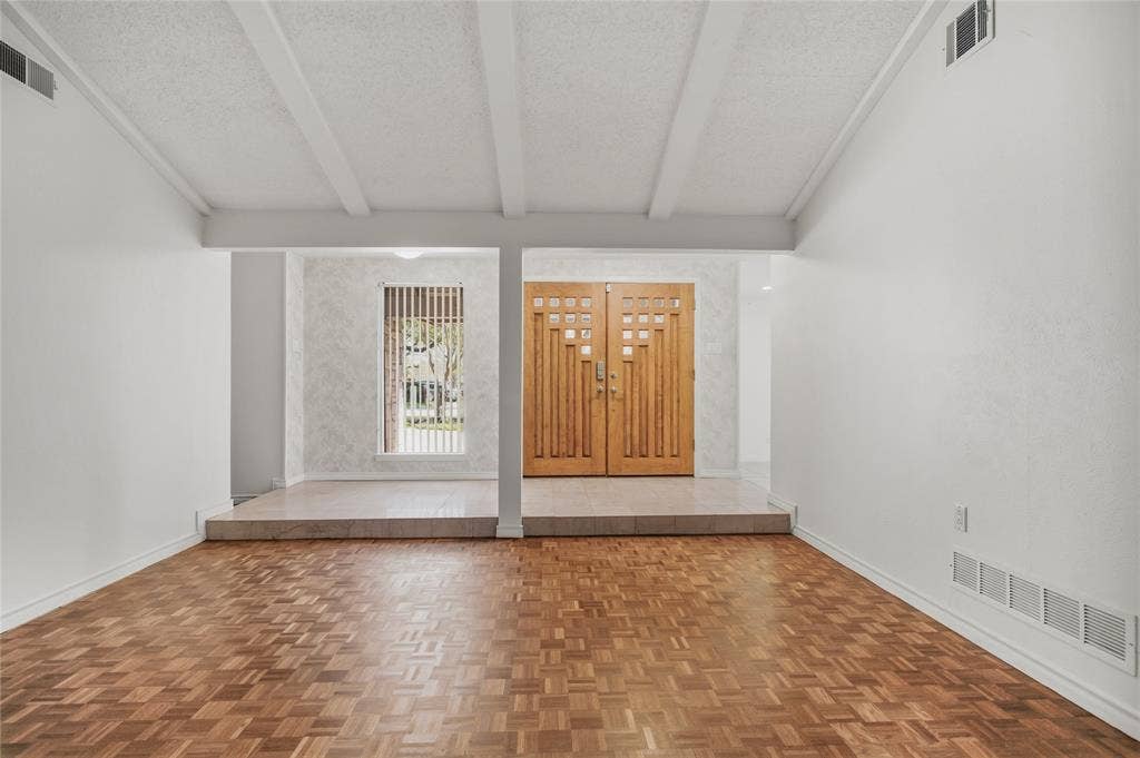 15721 mapleview, Dallas, TX 75248 15721 mapleview, Dallas, TX 75248