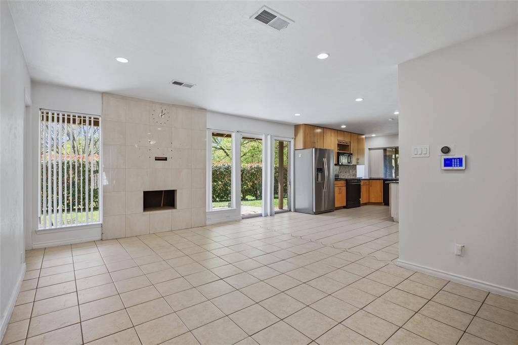 15721 mapleview, Dallas, TX 75248 15721 mapleview, Dallas, TX 75248