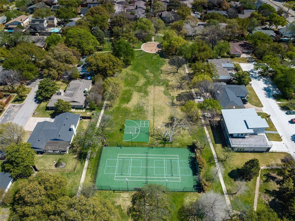 15721 mapleview, Dallas, TX 75248 15721 mapleview, Dallas, TX 75248