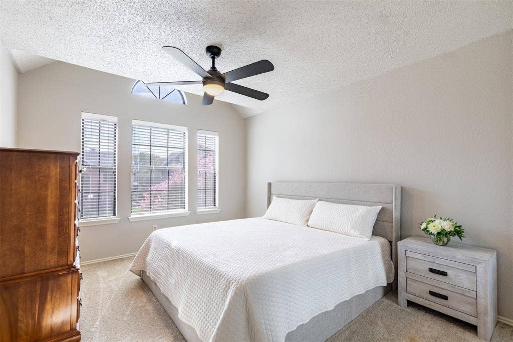 422 Santa Fe Trail, #11, Irving, TX 75063 Large, secondary bedroom