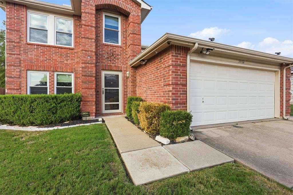 5312 Emmeryville Lane, Fort Worth, TX 76244