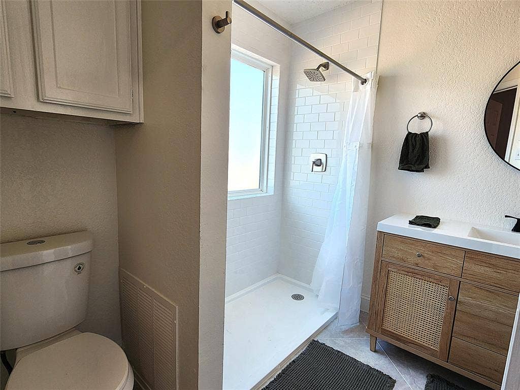 4800 W Lovers Lane, Dallas, TX 75209 4800 W Lovers Lane, Dallas, TX 75209