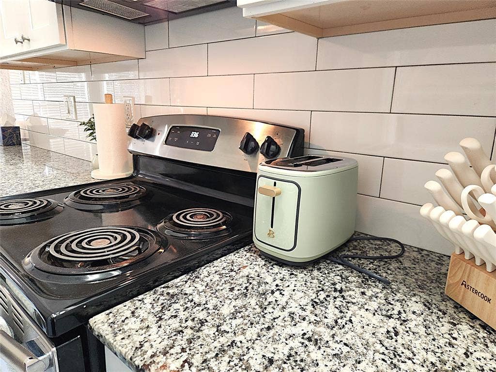 4800 W Lovers Lane, Dallas, TX 75209 4800 W Lovers Lane, Dallas, TX 75209