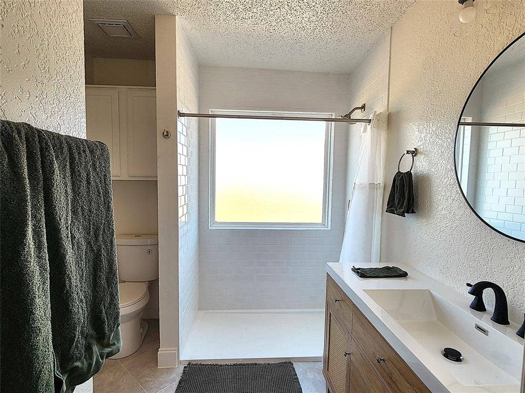 4800 W Lovers Lane, Dallas, TX 75209 4800 W Lovers Lane, Dallas, TX 75209
