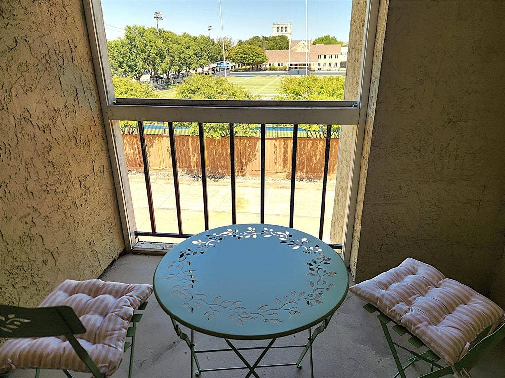 4800 W Lovers Lane, Dallas, TX 75209 4800 W Lovers Lane, Dallas, TX 75209