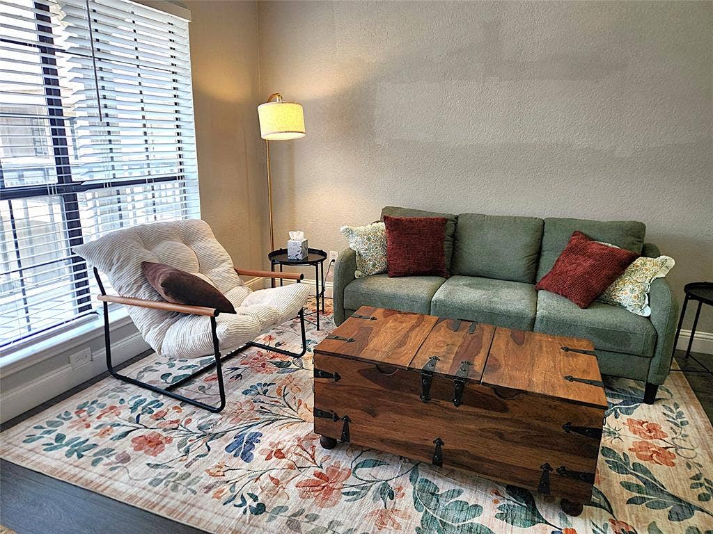 4800 W Lovers Lane, Dallas, TX 75209 4800 W Lovers Lane, Dallas, TX 75209