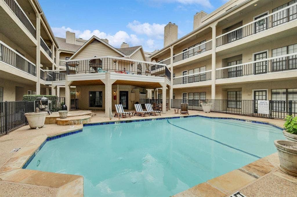 4800 W Lovers Lane, Dallas, TX 75209 4800 W Lovers Lane, Dallas, TX 75209