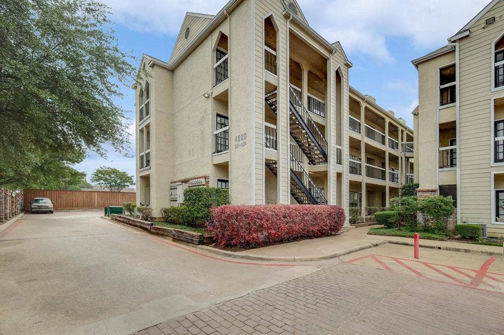 4800 W Lovers Lane, Dallas, TX 75209 4800 W Lovers Lane, Dallas, TX 75209