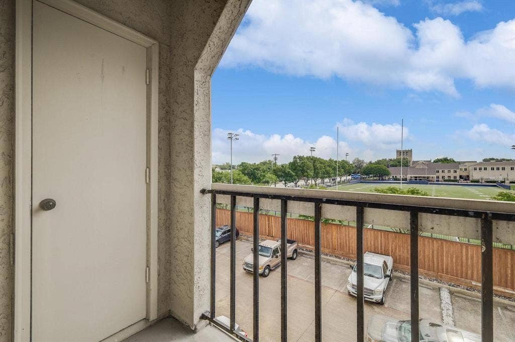 4800 W Lovers Lane, Dallas, TX 75209 4800 W Lovers Lane, Dallas, TX 75209