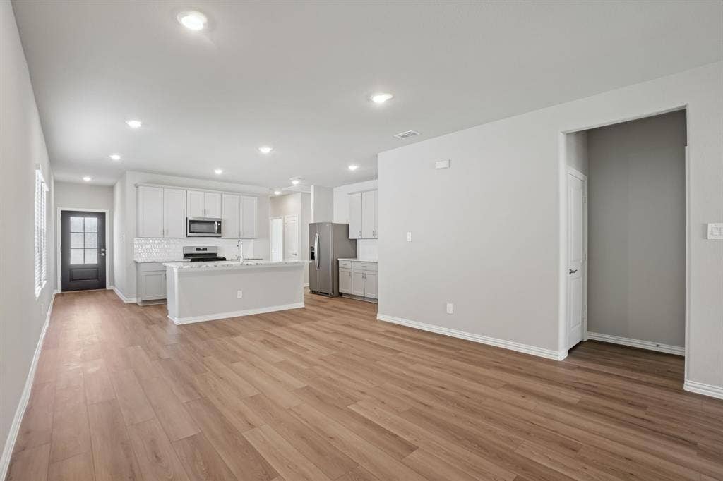 209 Decoursey Drive, Princeton, TX 75071 Photo is not of the actual home, but is an inspirational photo of builder’s model home and may depict options, furnishings, and/or decorator features that are not included.