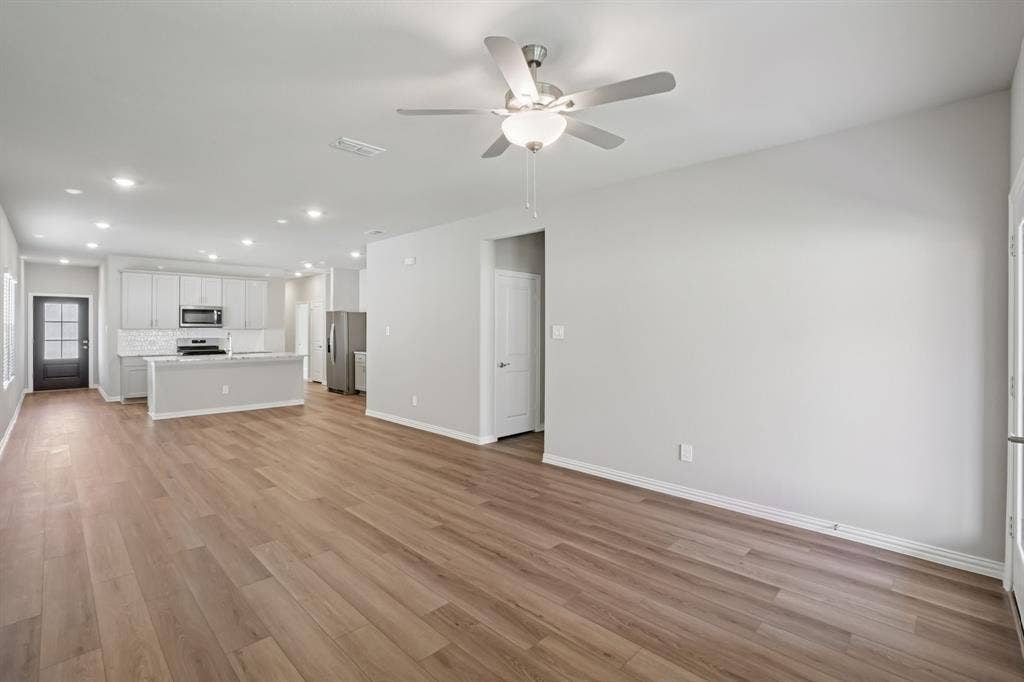 209 Decoursey Drive, Princeton, TX 75071 Photo is not of the actual home, but is an inspirational photo of builder’s model home and may depict options, furnishings, and/or decorator features that are not included.