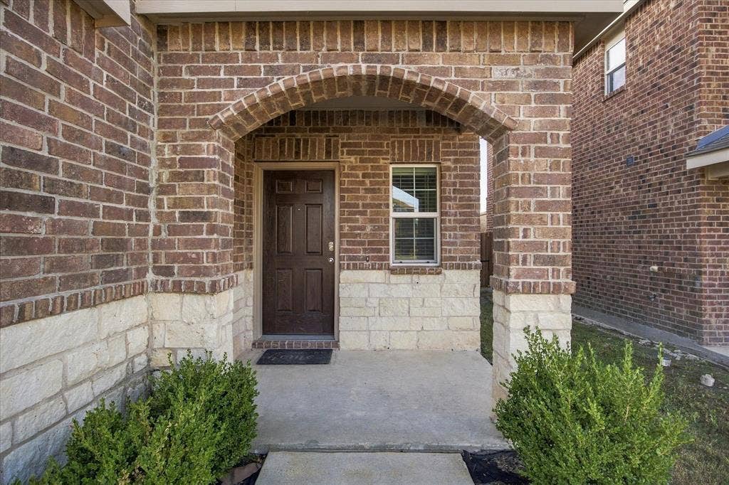 1526 Vega Drive, Forney, TX 75126 1526 Vega Drive, Forney, TX 75126