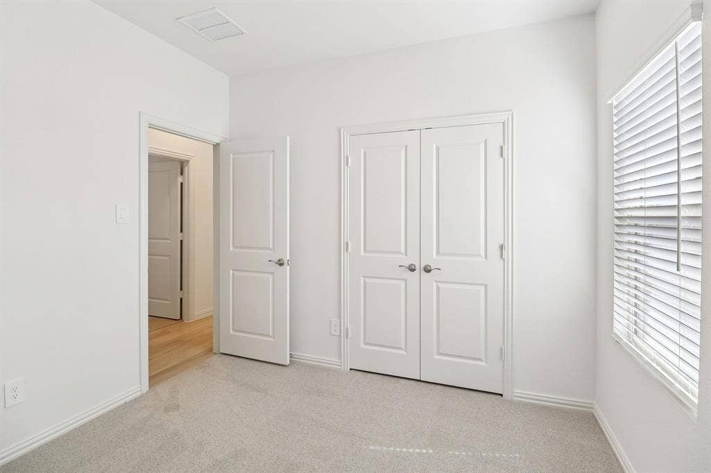 207 Decoursey Drive, Princeton, TX 75071 Photo is not of the actual home, but is an inspirational photo of builder’s model home and may depict options, furnishings, and/or decorator features that are not included.