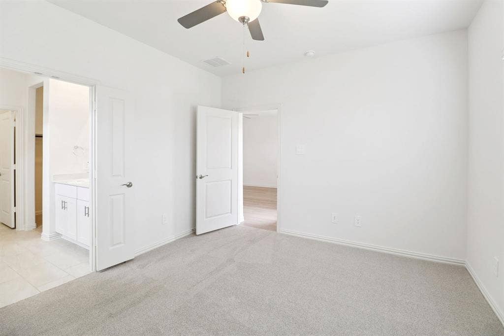 207 Decoursey Drive, Princeton, TX 75071 Photo is not of the actual home, but is an inspirational photo of builder’s model home and may depict options, furnishings, and/or decorator features that are not included.