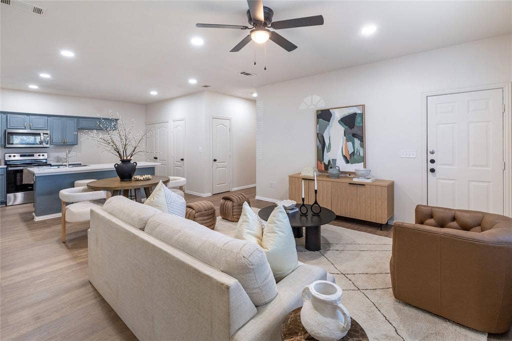 738 Carroll Lane, Lewisville, TX 75067 738 Carroll Lane, Lewisville, TX 75067