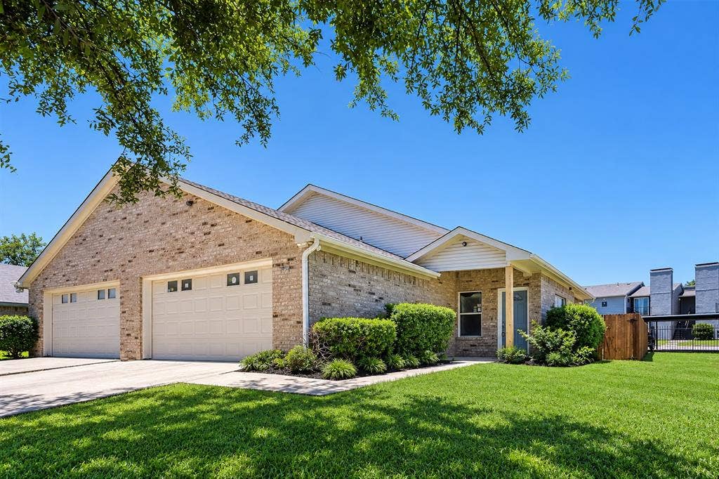 738 Carroll Lane, Lewisville, TX 75067 738 Carroll Lane, Lewisville, TX 75067